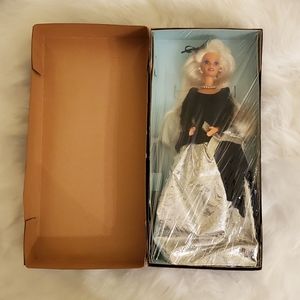 Barbie 1995 Special Edition Winter Velvet An Avon Exculsive 15571